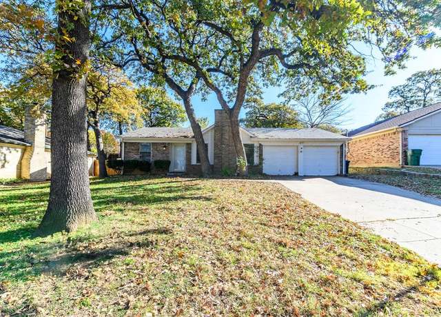 Property at 4815 Crestmont Ct, Arlington, TX 76017, 3 beds, 2 baths