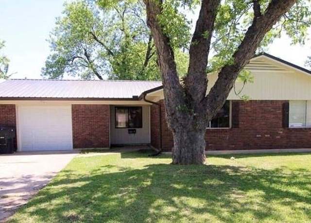 Property at 1815 Fox St, Bossier City, LA 71112, 3 beds, 1.5 baths