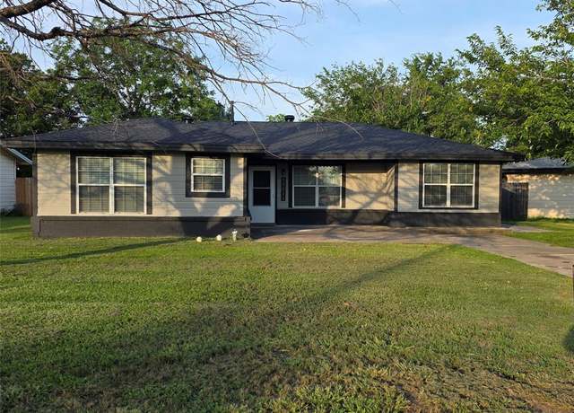 Property at 50011 Del Ra Dr, Greenville, TX 75402, 4 beds, 1.5 baths