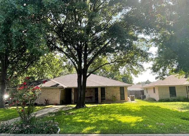 Property at 200 Maple Ln, Stephenville, TX 76401, 3 beds, 2 baths