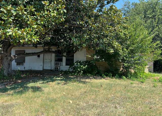Property at 4709 Trail Lake Dr, Fort Worth, TX 76133, 3 beds, 2 baths