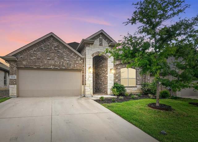 Property at 1032 Pitch Pine St, Hickory Creek, TX 75065, 4 beds, 2 baths