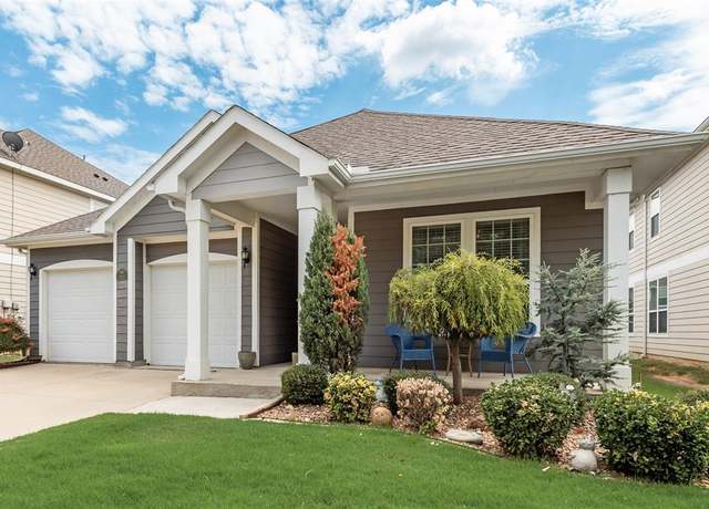 Property at 8920 Cranston Ct, Providence Village, TX 76227, 4 beds, 2 baths