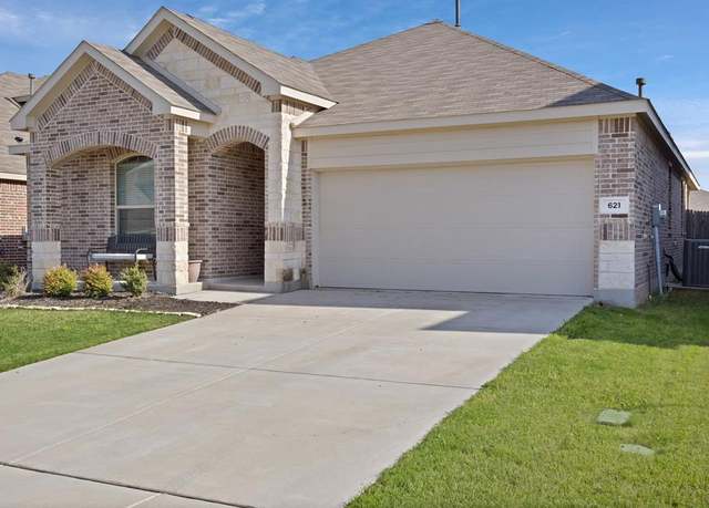 Property at 621 Ridgeback Trl, Fort Worth, TX 76052, 4 beds, 2 baths