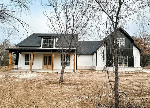 Property at 4072 County Road 711d, Cleburne, TX 76031, 5 beds, 3.5 baths