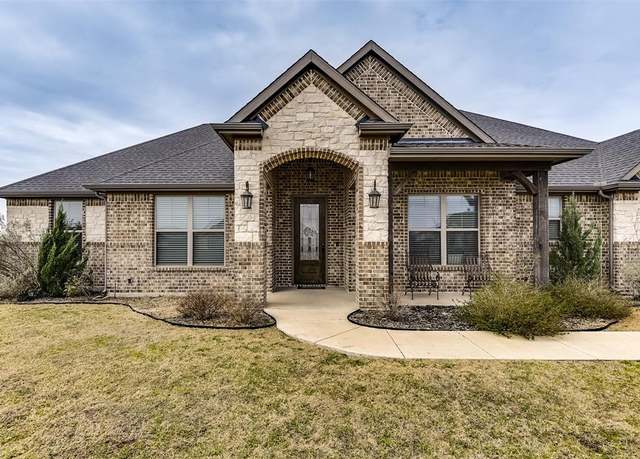 Property at 201 Evening Fire Dr, Waxahachie, TX 75167, 4 beds, 2 baths