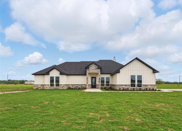 Property at 110 SE Private Rd 3178, Corsicana, TX 75109, 5 beds, 3 baths
