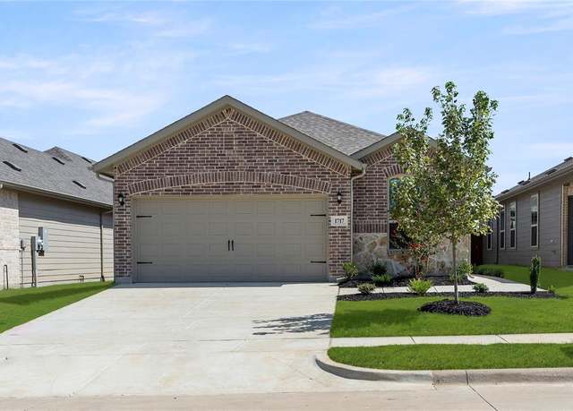 Property at 1717 Meadow Crest Dr, Aubrey, TX 76227, 3 beds, 2 baths