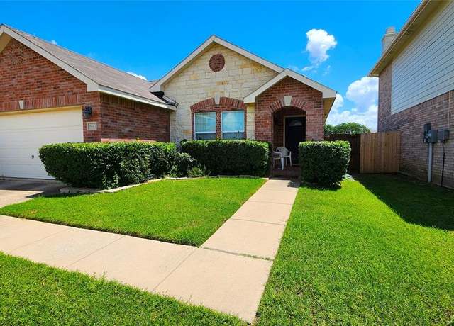 Property at 6613 Longleaf Ln, Denton, TX 76210, 3 beds, 2 baths