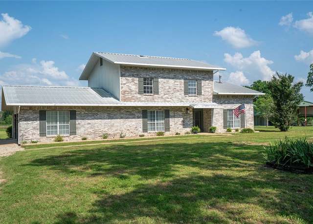 Property at 374 County Road 42530, Paris, TX 75462, 4 beds, 2.5 baths