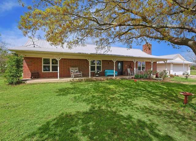Property at 275 Spring Town Rd, Van Alstyne, TX 75495, 3 beds, 2 baths