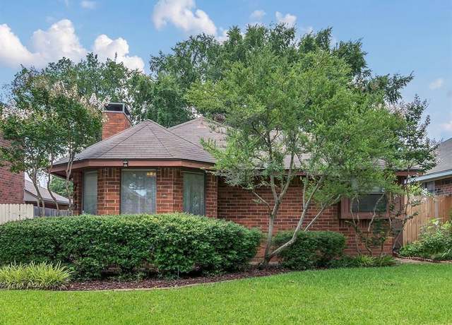 Property at 744 Red Oak Dr, Lewisville, TX 75067, 3 beds, 2 baths