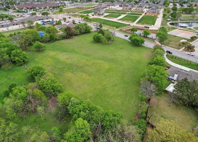 Property at 1721 N Walnut Creek Dr, Mansfield, TX 76063