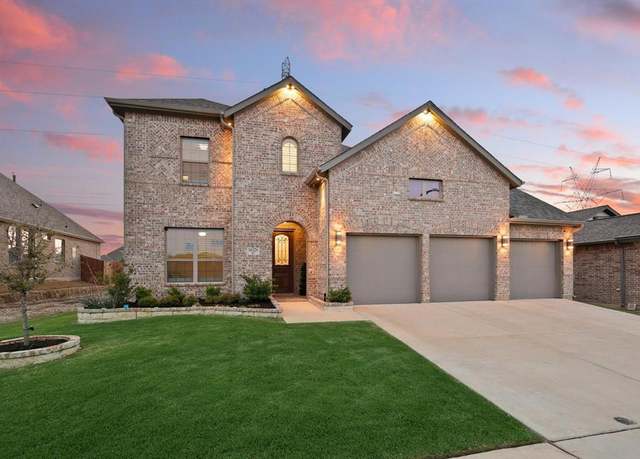 Property at 14329 Home Trl, Fort Worth, TX 76262, 4 beds, 4 baths