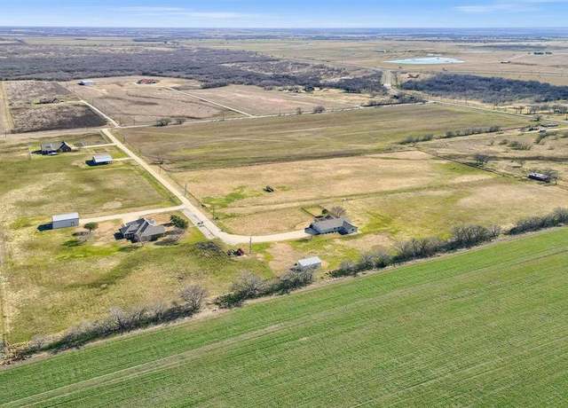 Property at 33 Windmill Dr, Tioga, TX 76271, 8 beds, 6.5 baths