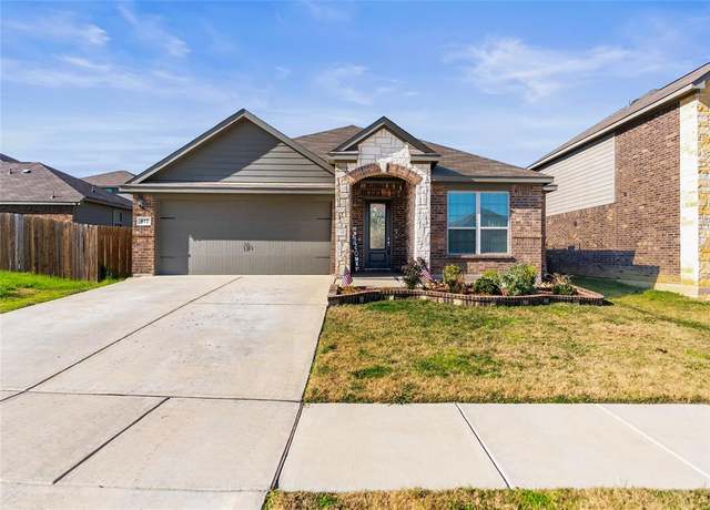 Property at 912 Juneberry Dr, Denton, TX 76207, 3 beds, 2 baths