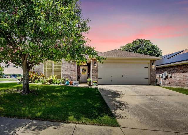 Property at 600 Clearbrook St, Azle, TX 76020, 3 beds, 2 baths