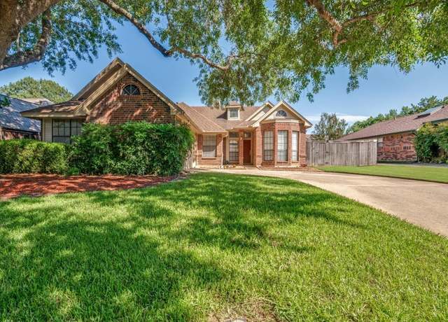 Property at 712 Gunnison Ct, Arlington, TX 76006, 4 beds, 2 baths
