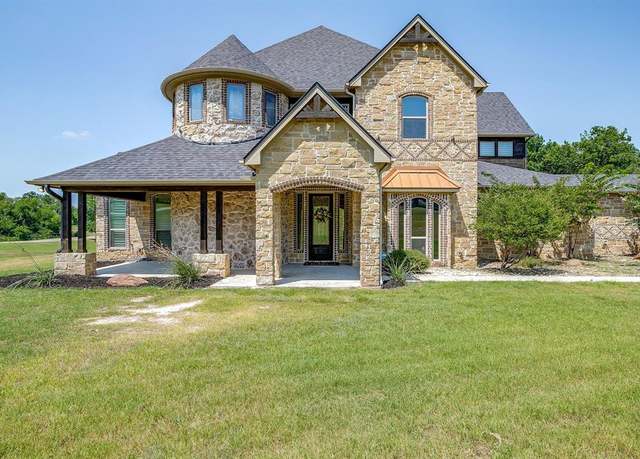 Property at 101 E Bozeman Ln, Fort Worth, TX 76108, 4 beds, 4.5 baths