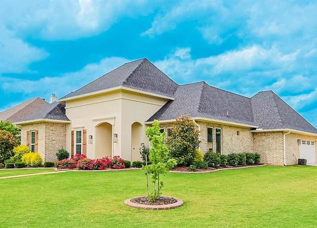 Property at 801 Durango Dr, Bossier City, LA 71111, 4 beds, 2 baths