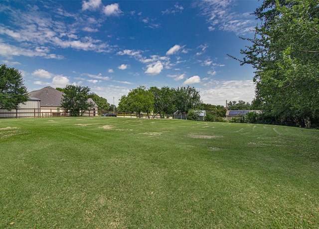 Property at 600 Alvarado St, Mansfield, TX 76063, 3 beds, 2 baths