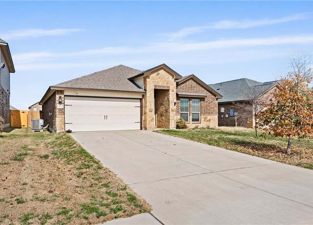 Property at 8810 Stonehollow Dr, Temple, TX 76502, 3 beds, 2 baths