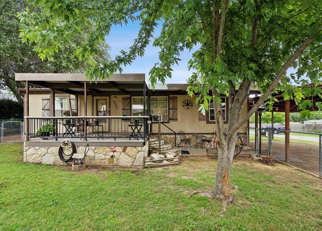 Property at 3801 Sundown Trl, Granbury, TX 76049, 3 beds, 2 baths
