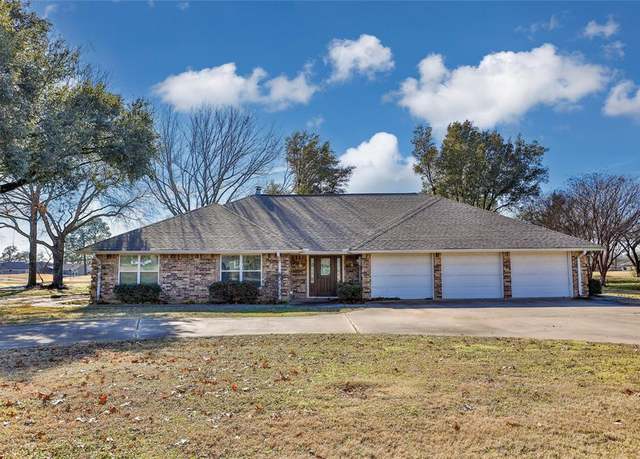 Property at 230 Navajo Trl, Lake Kiowa, TX 76240, 3 beds, 2 baths