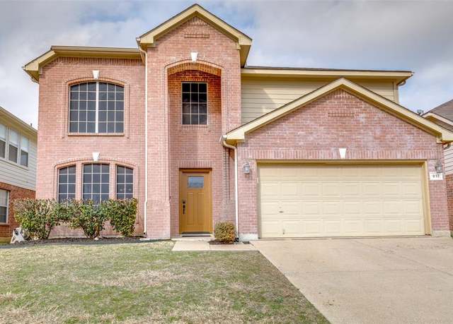 Property at 917 Cattail Dr, Arlington, TX 76001, 4 beds, 2.5 baths