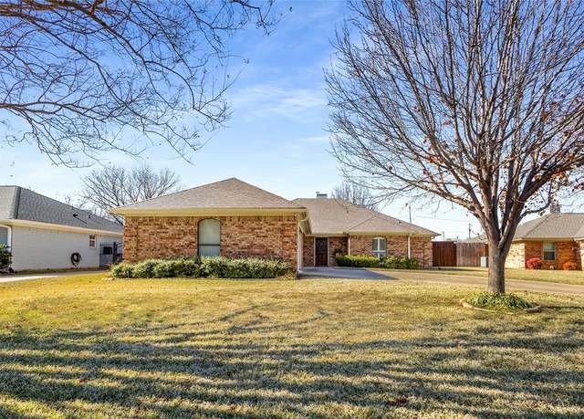 Property at 2309 Farrington Ln, Hurst, TX 76054, 3 beds, 2.5 baths