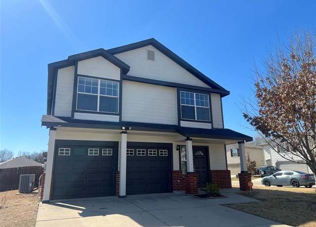 Property at 1400 Montoya Ln, Fort Worth, TX 76119, 4 beds, 2.5 baths