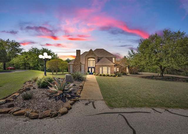 Property at 604 Valley View Ct, Ovilla, TX 75154, 4 beds, 3.5 baths