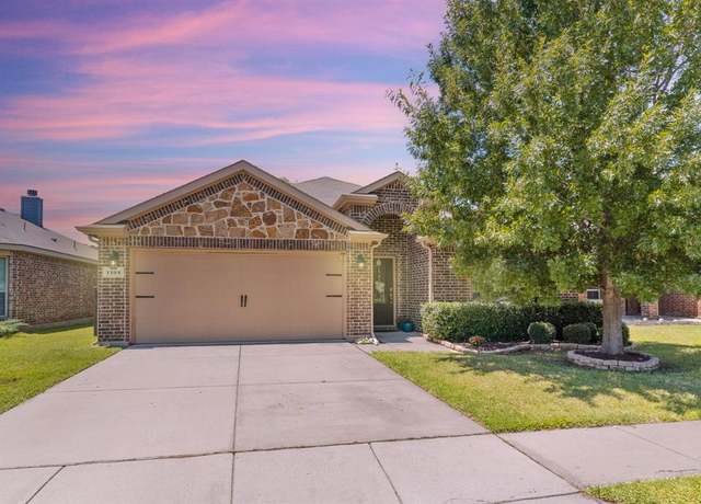 Property at 1104 Cheyenne Dr, Aubrey, TX 76227, 3 beds, 2 baths