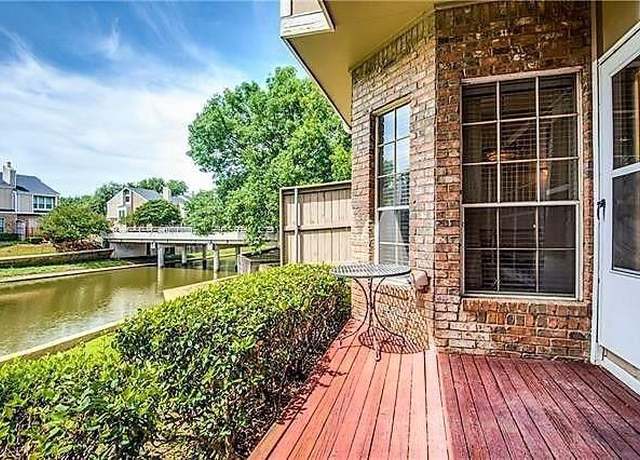Property at 2320 Northlake Ct, Irving, TX 75038, 2 beds, 2.5 baths