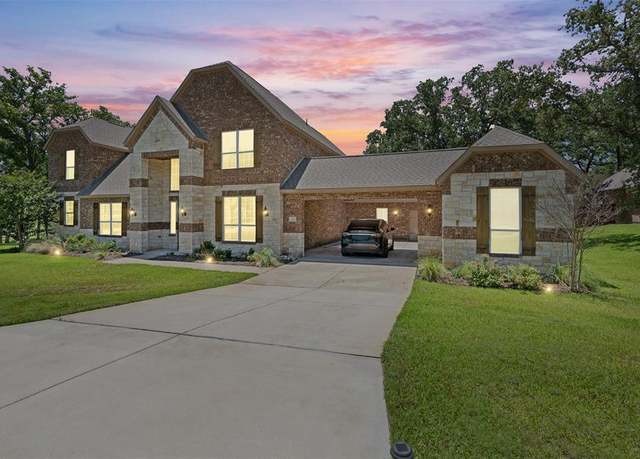 Property at 140 Dogwood Dr, Krugerville, TX 76227, 4 beds, 3.5 baths