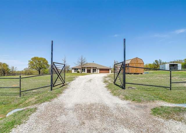 Property at 105 Bronco Ln, Springtown, TX 76082, 4 beds, 3 baths