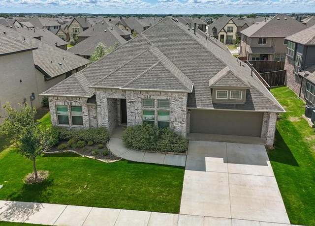 Property at 300 Navo Rd, Little Elm, TX 75068, 4 beds, 3 baths