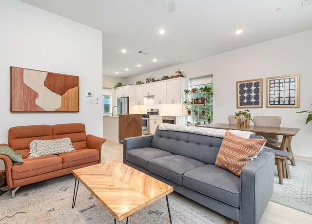 Property at 427 W 10th St #803, Dallas, TX 75208, 2 beds, 2.5 baths