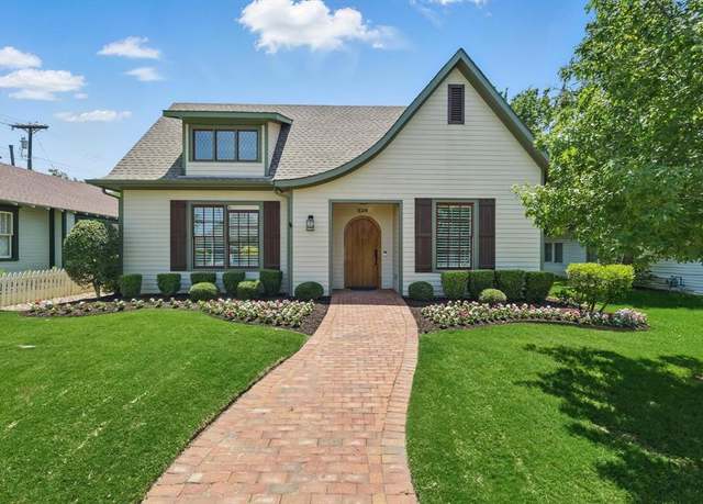 Property at 526 E Worth St, Grapevine, TX 76051, 3 beds, 2.5 baths