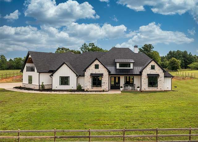 Property at 16652 Caeli Heights Ct, Winona, TX 75792, 5 beds, 3.5 baths