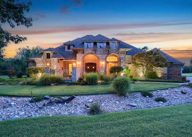Property at 105 Dalview Dr, Forney, TX 75126, 4 beds, 3.5 baths