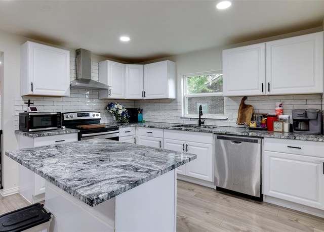 Property at 109 W Purdom Ave, Alvarado, TX 76009, 4 beds, 2.5 baths