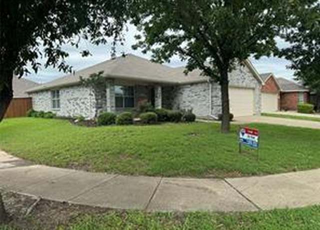 Property at 2001 Lake Trail Dr, Heartland, TX 75126, 3 beds, 2 baths