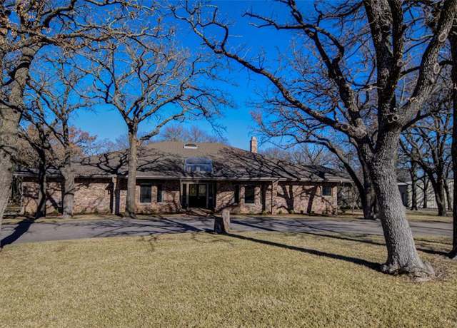 Property at 1521 Old Reunion Rd, Decatur, TX 76234, 4 beds, 3.5 baths