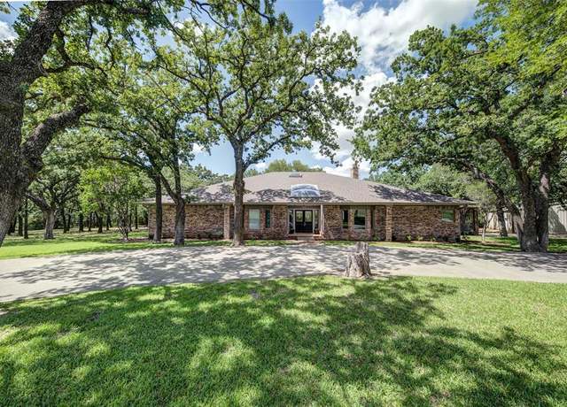 Property at 1521 Old Reunion Rd, Decatur, TX 76234, 4 beds, 3.5 baths