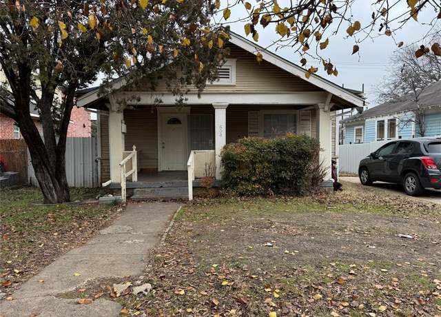 Property at 608 S Willomet Ave, Dallas, TX 75208, 3 beds, 2 baths