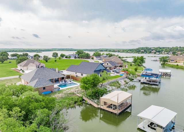 Property at 543 Islet Dr, Runaway Bay, TX 76426, 3 beds, 2.5 baths