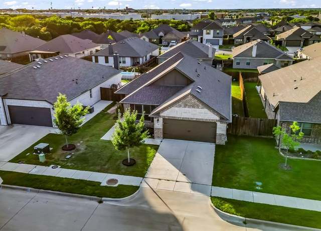 Property at 353 Paloma St, Weatherford, TX 76087, 3 beds, 2 baths