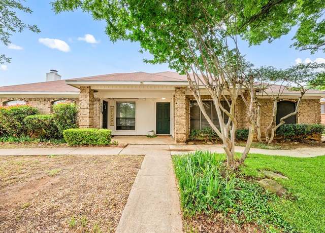 Property at 2911 Post Oak Dr, Euless, TX 76039, 3 beds, 2 baths