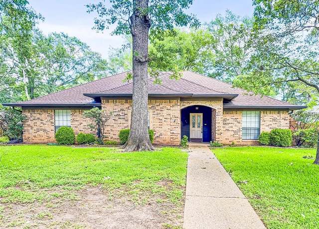 Property at 5904 Stoneleigh Dr, Tyler, TX 75703, 4 beds, 2.5 baths